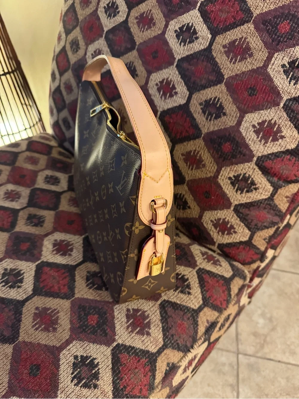 Source Unknown versatile slouchy shoulder bag 13” 8 1/2” from Gorchic. - Picture 2 of 2